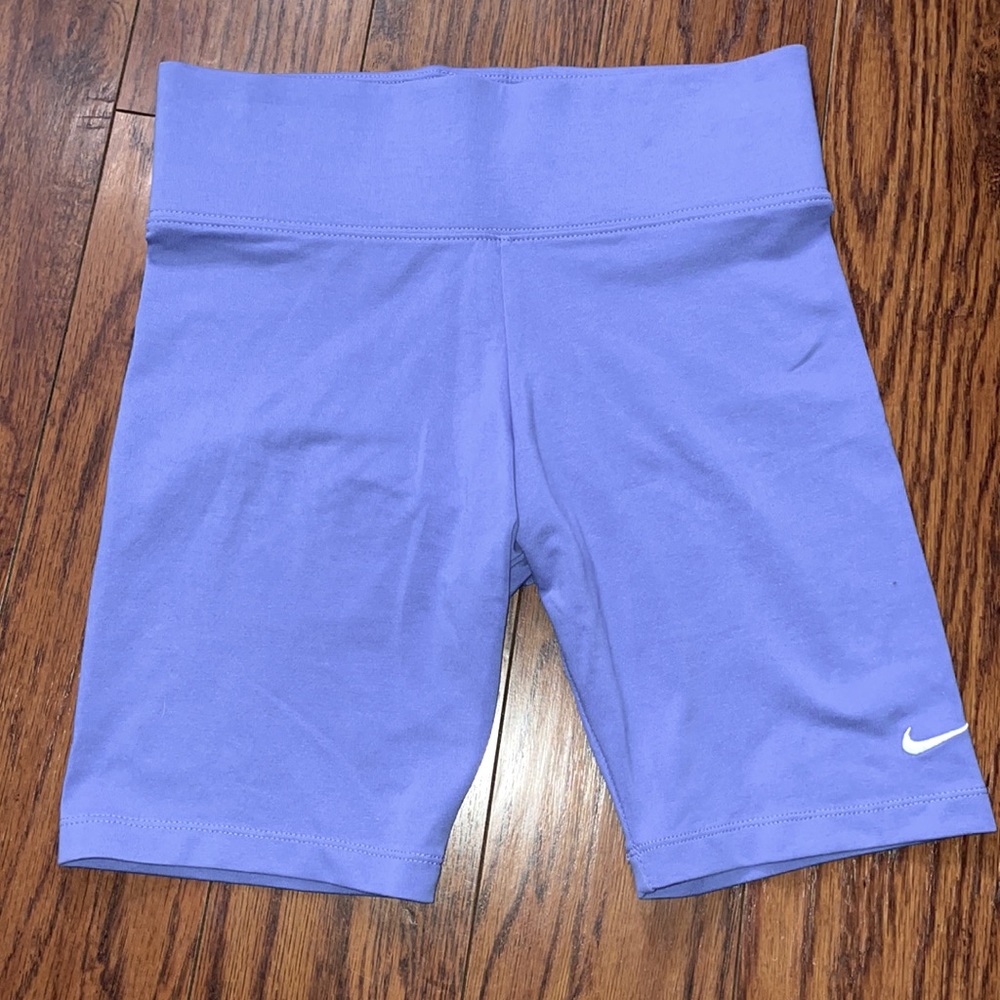 Nike Essential Biker Short